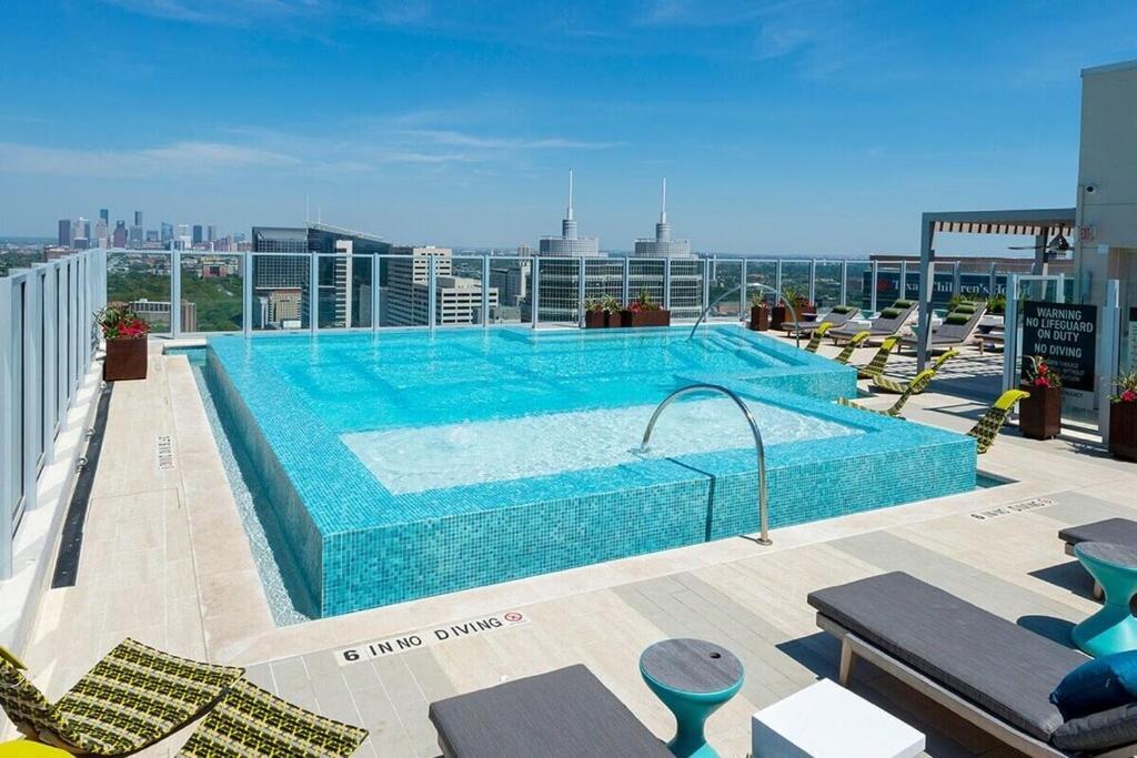 Medcenter Vacation Glasspad Skyline Views, 1 Free Prking Spot, Sleeps 4, Ask For Rental Car Option Houston Eksteriør bilde